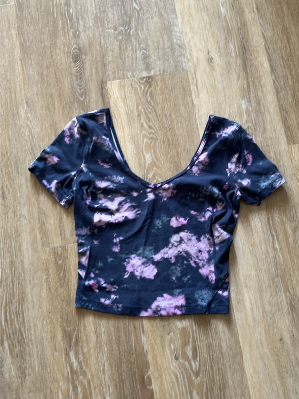 Lululemon Women’s Scoop Neck Crop Top